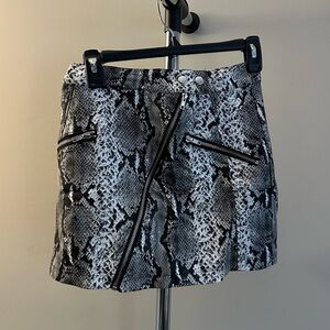 Forever 21 | Gray Black Mini Skater Skirt | XS